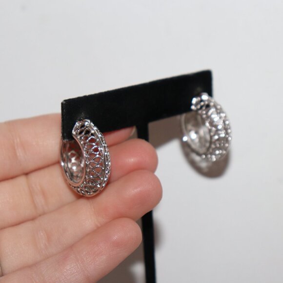 Beautiful silver filigree hoop earrings 1" - Picture 3 of 5